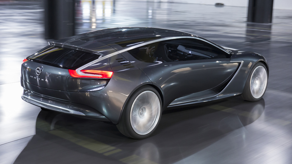 Conducimos el Opel Monza, el Opel de 2023