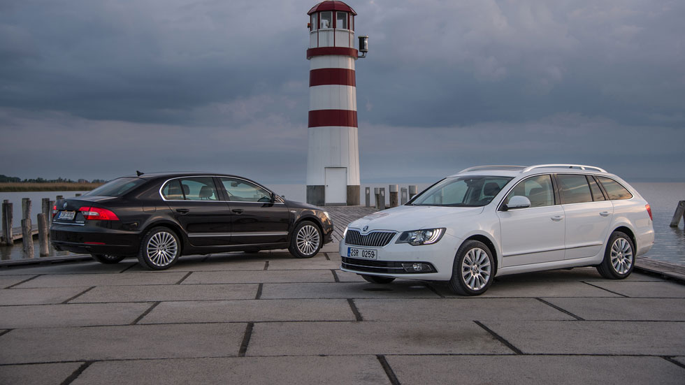 Contacto Skoda Superb: renueva imagen y baja consumos