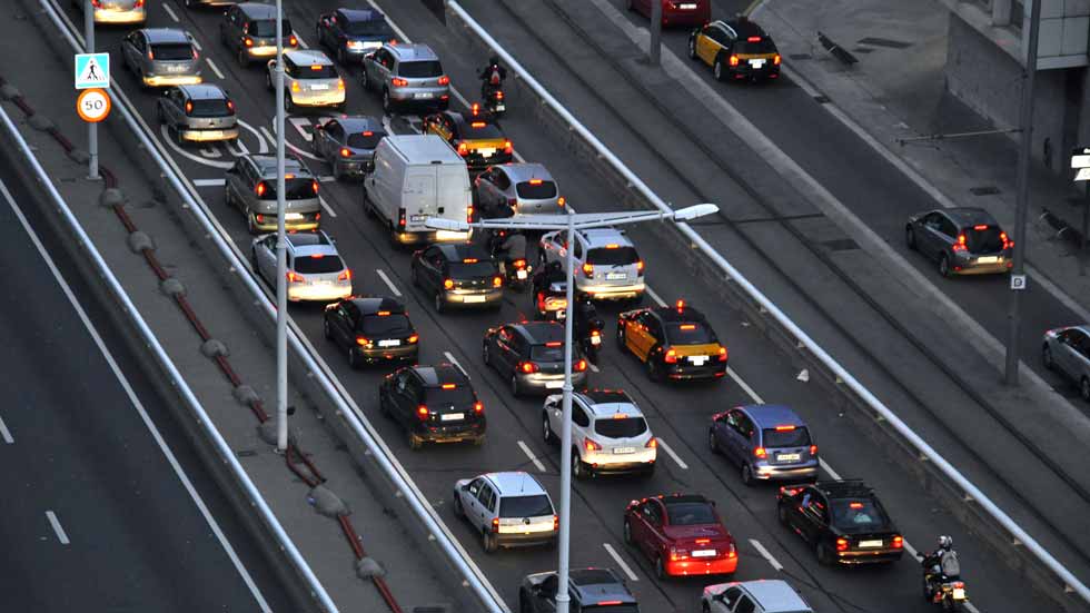 Las ciudades y las carreteras españolas con más atascos son...