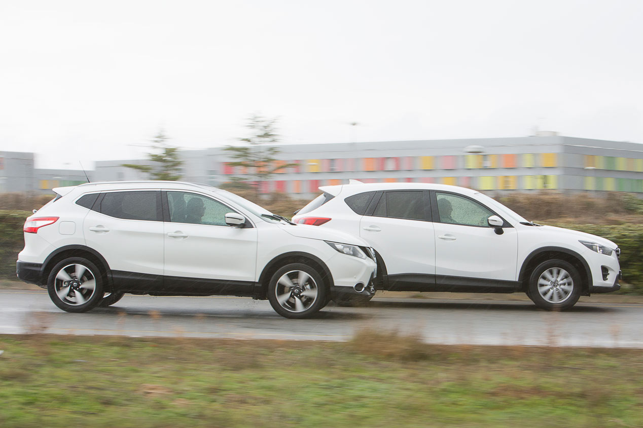 Comparativa: Mazda CX-5 2.0 Skyactiv-G vs Nissan Qashqai 1.6 DIG-T Comparativa: Mazda CX-5 2.0 Skyactiv-G vs Nissan Qashqai 1.6 DIG-T