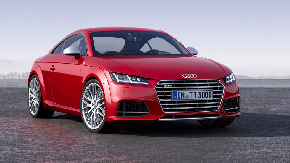 Audi tts красного цвета