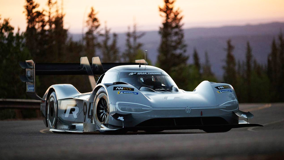 VW ID. R: un súper coche eléctrico en la “Carretera al cielo” de Tianmen en China