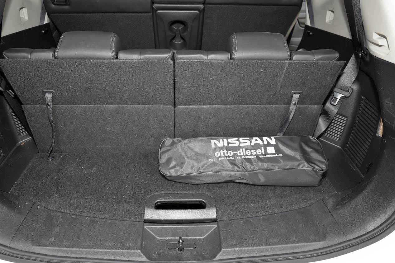 Comparativa: Nissan X-Trail dCi vs Peugeot 5008 BlueHDi