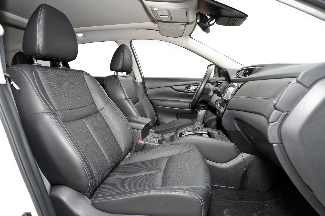 Comparativa: Nissan X-Trail dCi vs Peugeot 5008 BlueHDi