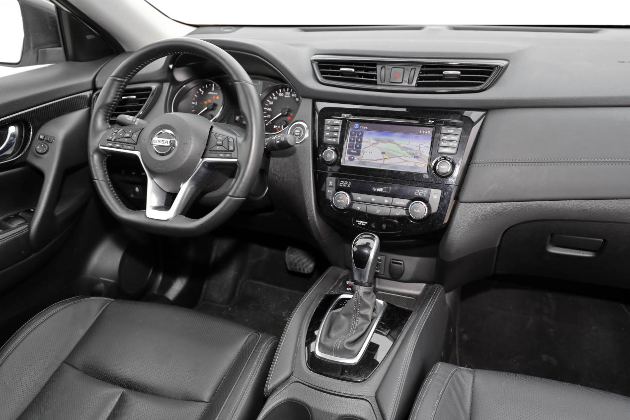 Comparativa: Nissan X-Trail dCi vs Peugeot 5008 BlueHDi