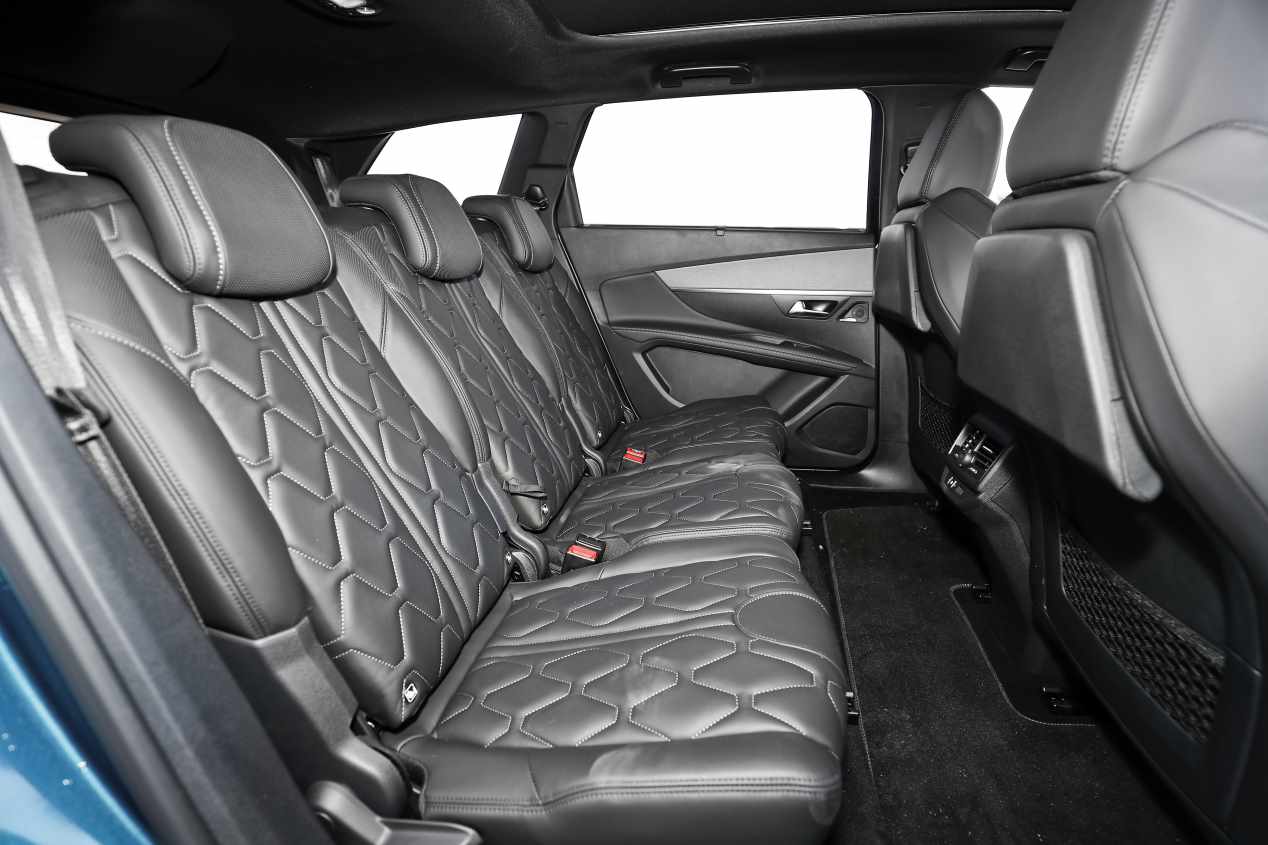 Comparativa: Nissan X-Trail dCi vs Peugeot 5008 BlueHDi