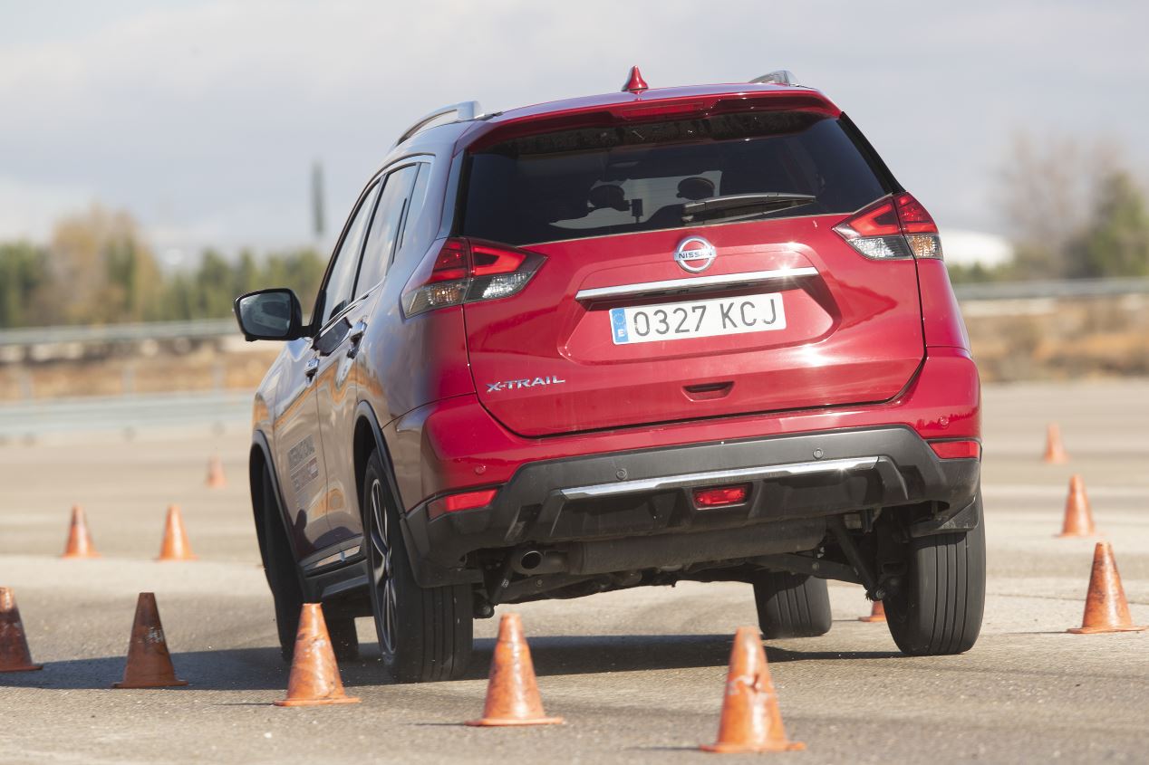 Comparativa: Nissan X-Trail dCi vs Peugeot 5008 BlueHDi