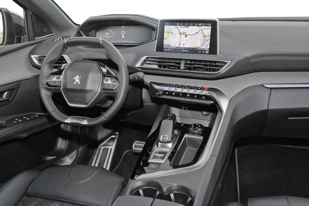 Comparativa: Nissan X-Trail dCi vs Peugeot 5008 BlueHDi