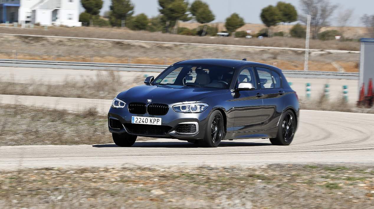 Golf R Vs Bmw 140i