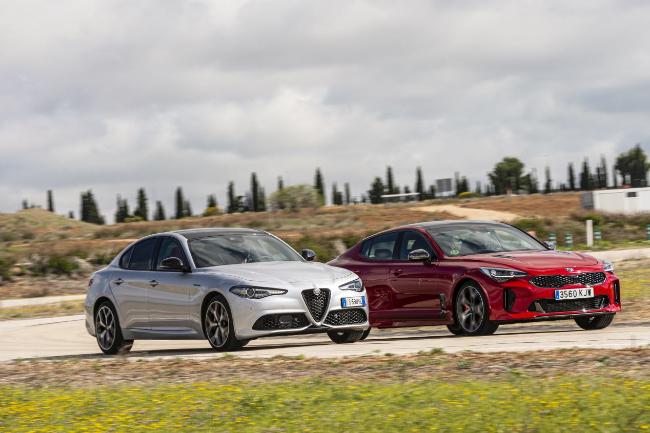 Comparativa Alfa Romeo Giulia 2 0t Veloce Vs Kia Stinger