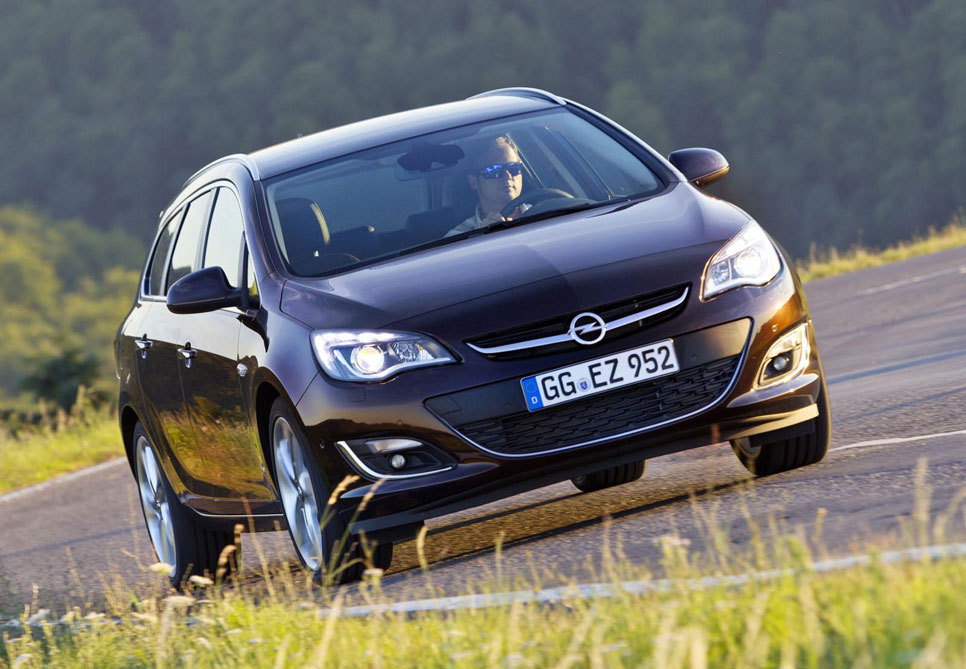 Opel astra 2014 седан