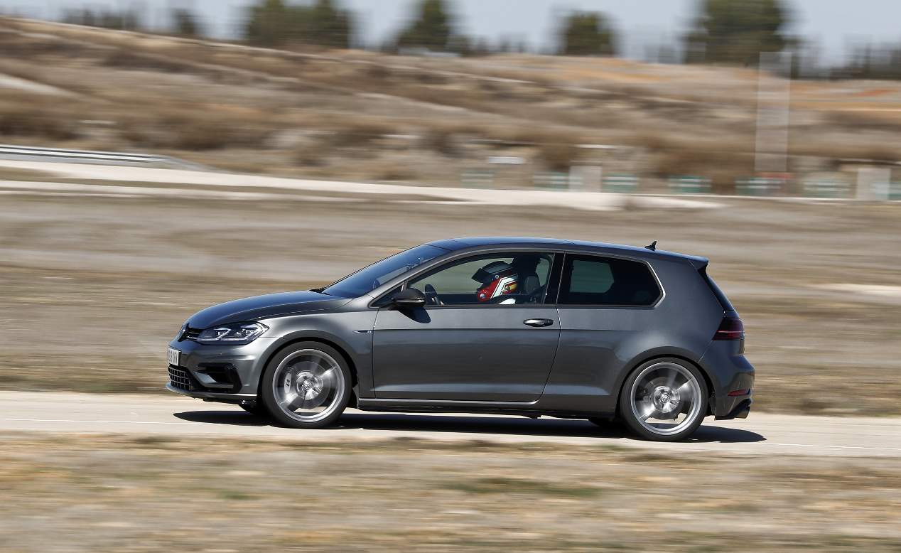 Golf R Vs Bmw 140i
