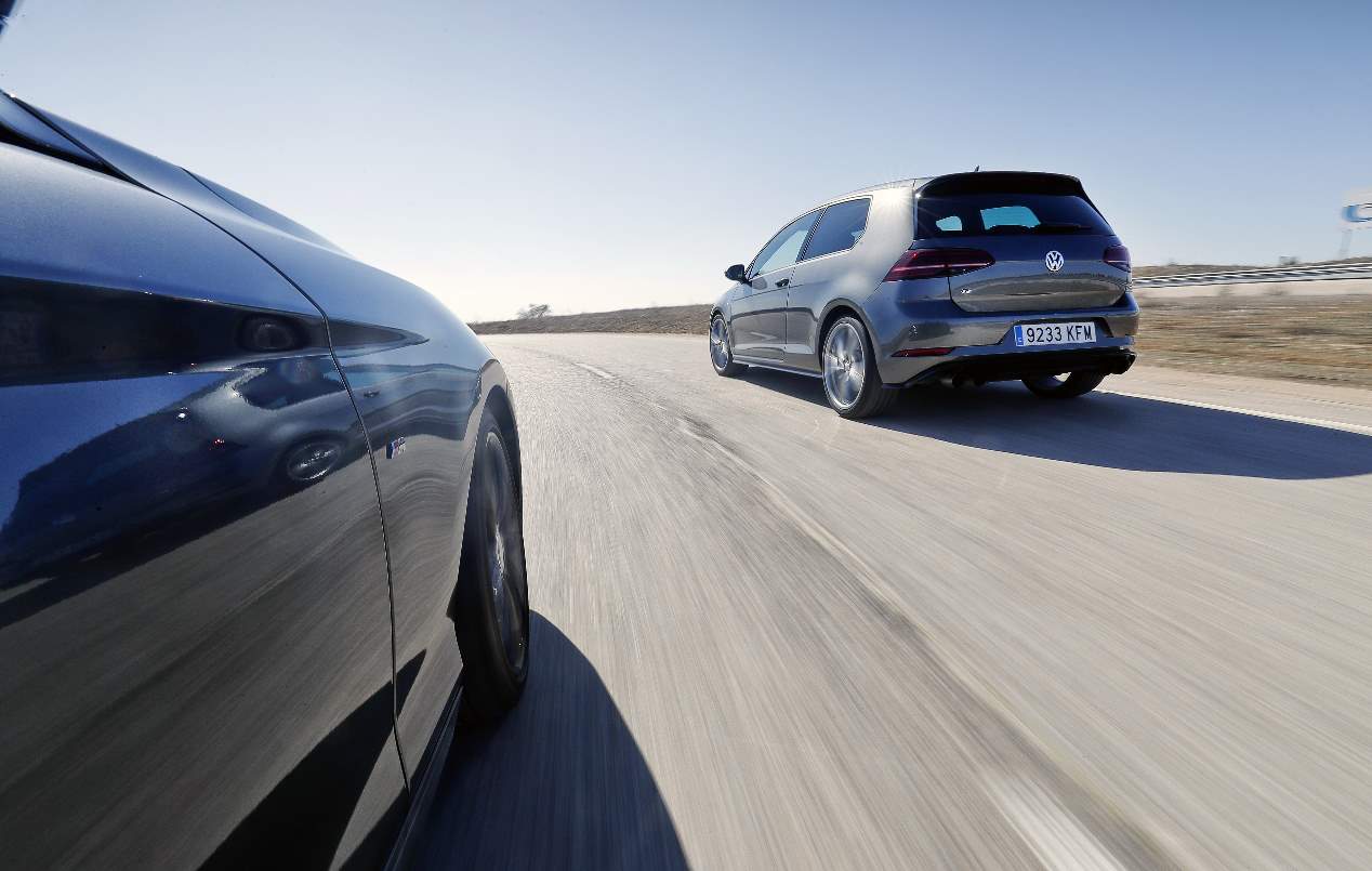 Golf R Vs Bmw 140i