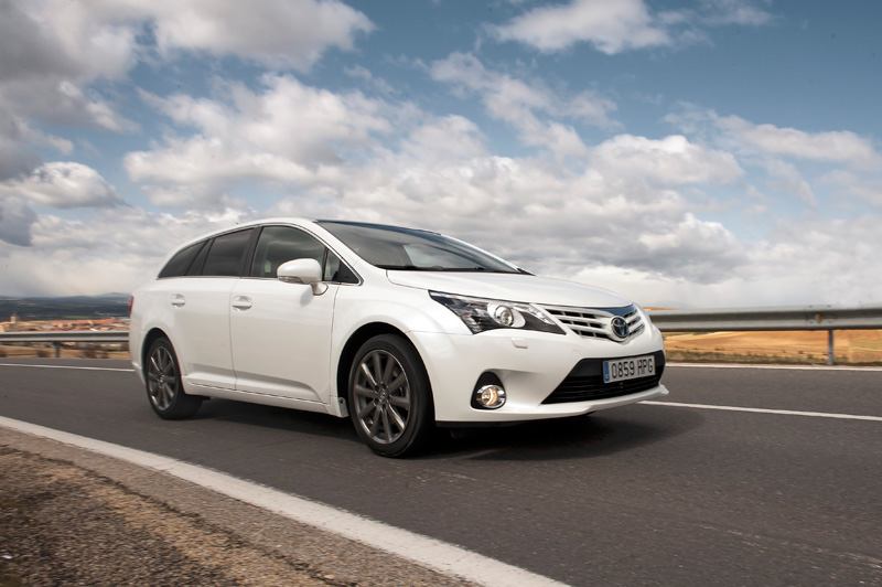 Toyota avensis 2013