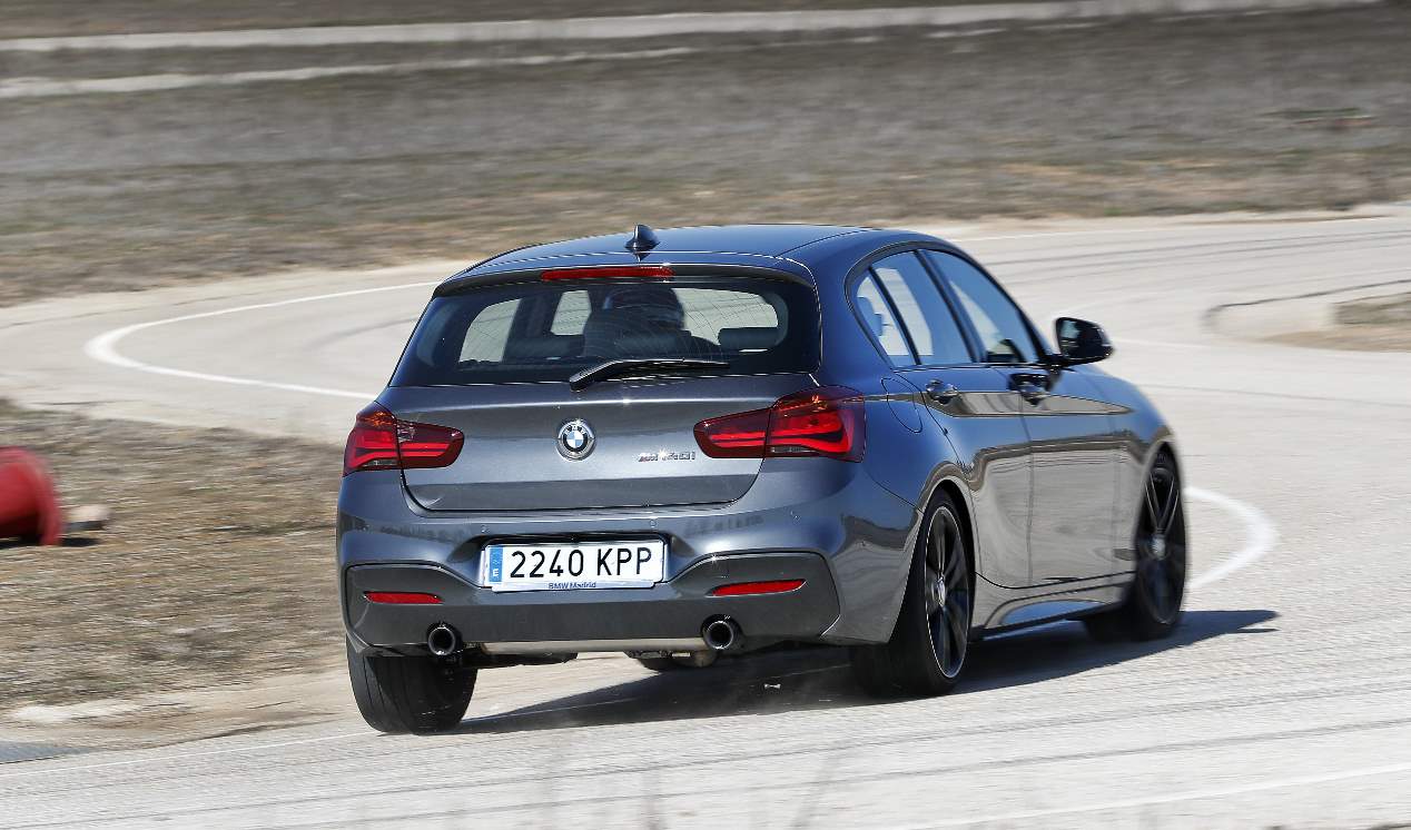 Golf R Vs Bmw 140i