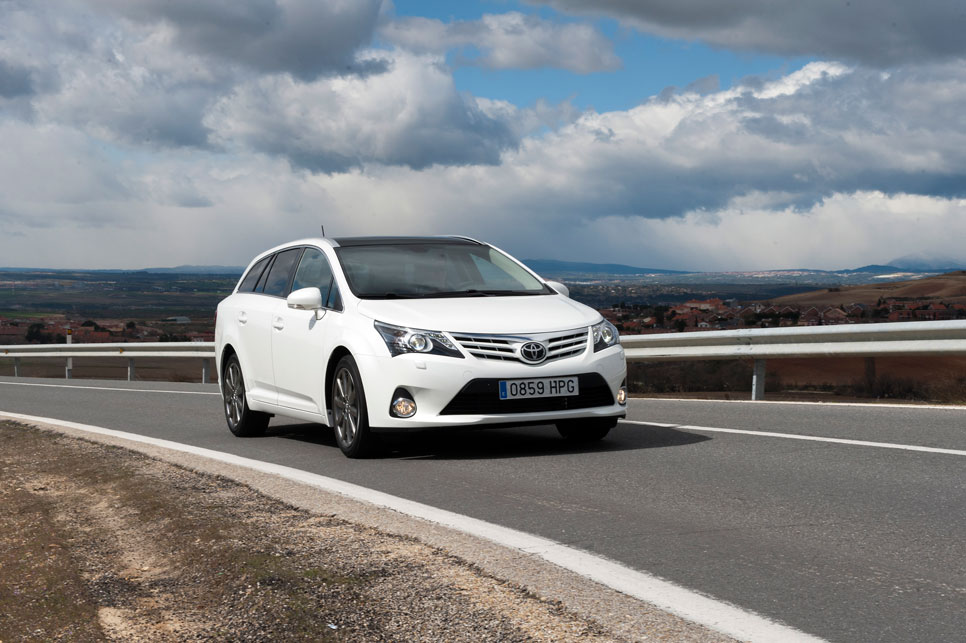 Toyota avensis 2014
