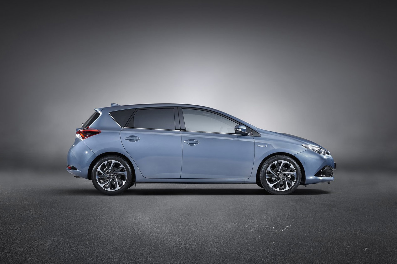 Toyota auris гибрид