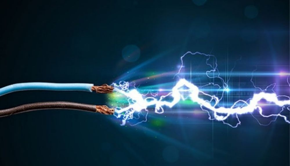 Tesla fue un científico y visionario que desarrolló la base de la energía eléctrica de corriente alterna. Tesla fue un científico y visionario que desarrolló la base de la energía eléctrica de corriente alterna.