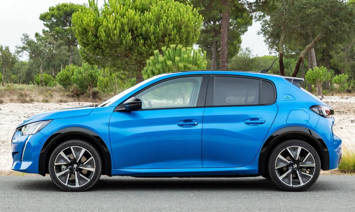 Peugeot 208.