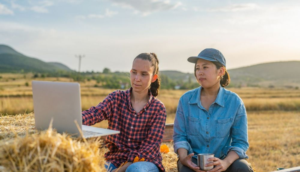 La digitalización de la agricultura y la ganadería tiene el potencial, entre otras cosas, de mejorar la eficiencia en el uso de los recursos. La digitalización de la agricultura y la ganadería tiene el potencial, entre otras cosas, de mejorar la eficiencia en el uso de los recursos.