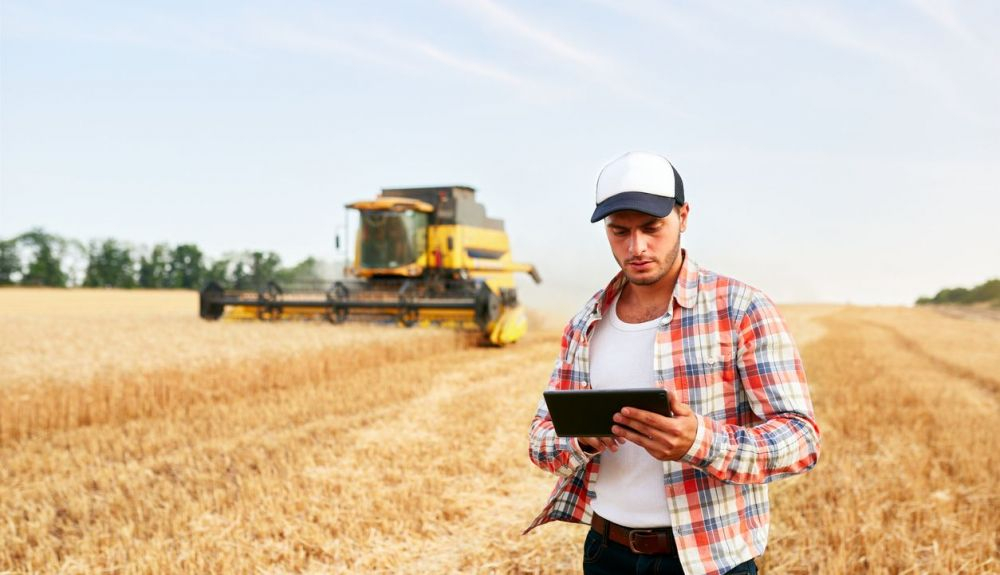 La Plataforma AGROasesor ofrece recomendaciones dinámicas para mejorar procesos como el riego y la fertilización. La Plataforma AGROasesor ofrece recomendaciones dinámicas para mejorar procesos como el riego y la fertilización.