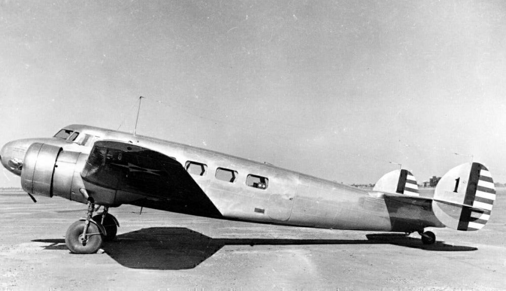 Se cree que el avión se habría quedado sin combustible antes de llegar a las Islas Marshall. Se cree que el avión se habría quedado sin combustible antes de llegar a las Islas Marshall.