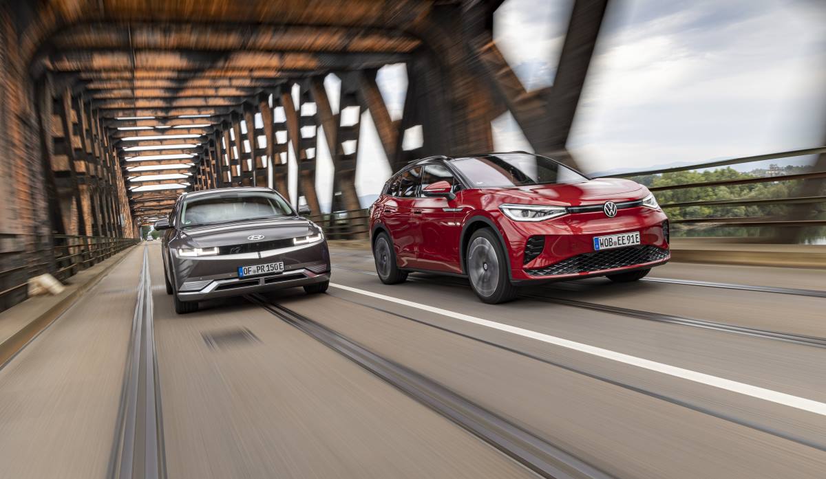 Hyundai Ioniq 5 AWD VW ID.4 GTX 4motion (1)
