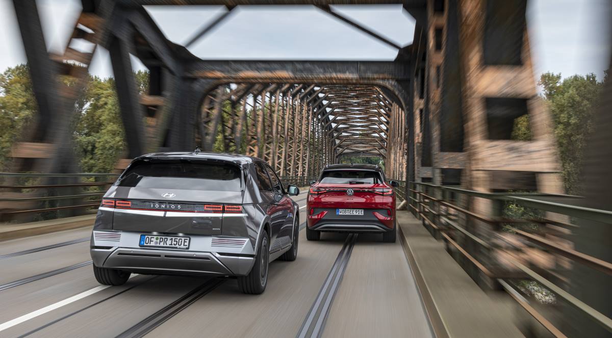 Hyundai Ioniq 5 AWD VW ID.4 GTX 4motion (2)