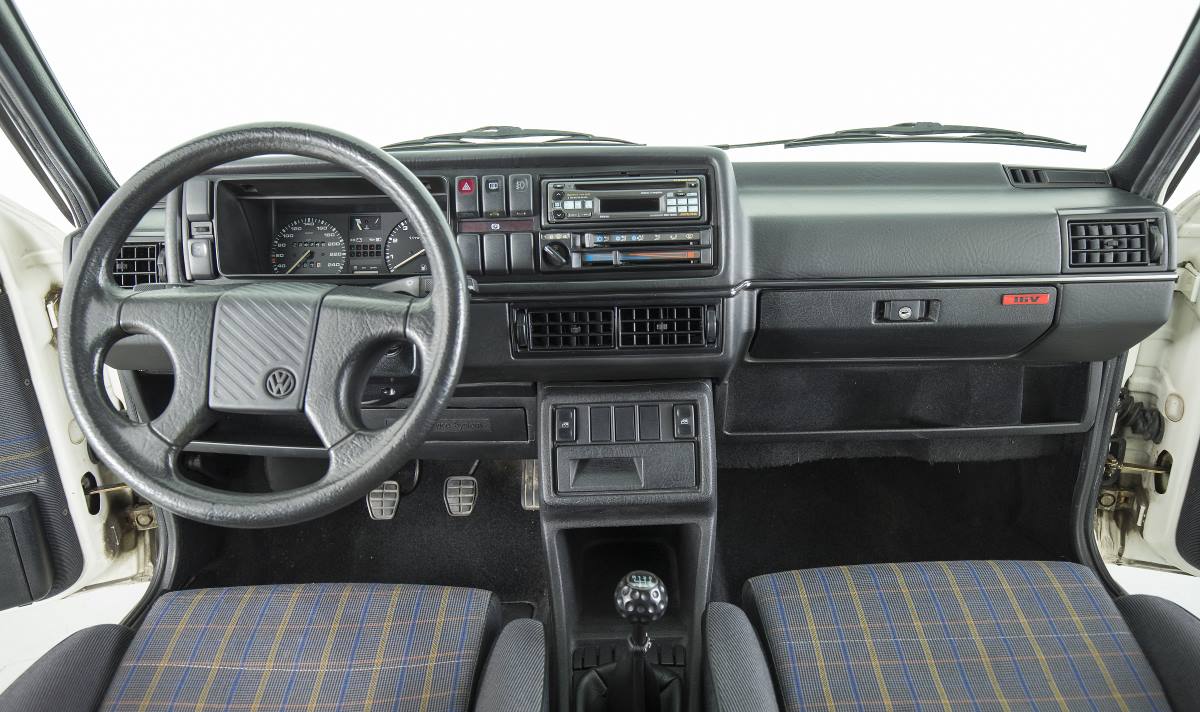 VW Golf GTI 16v 017