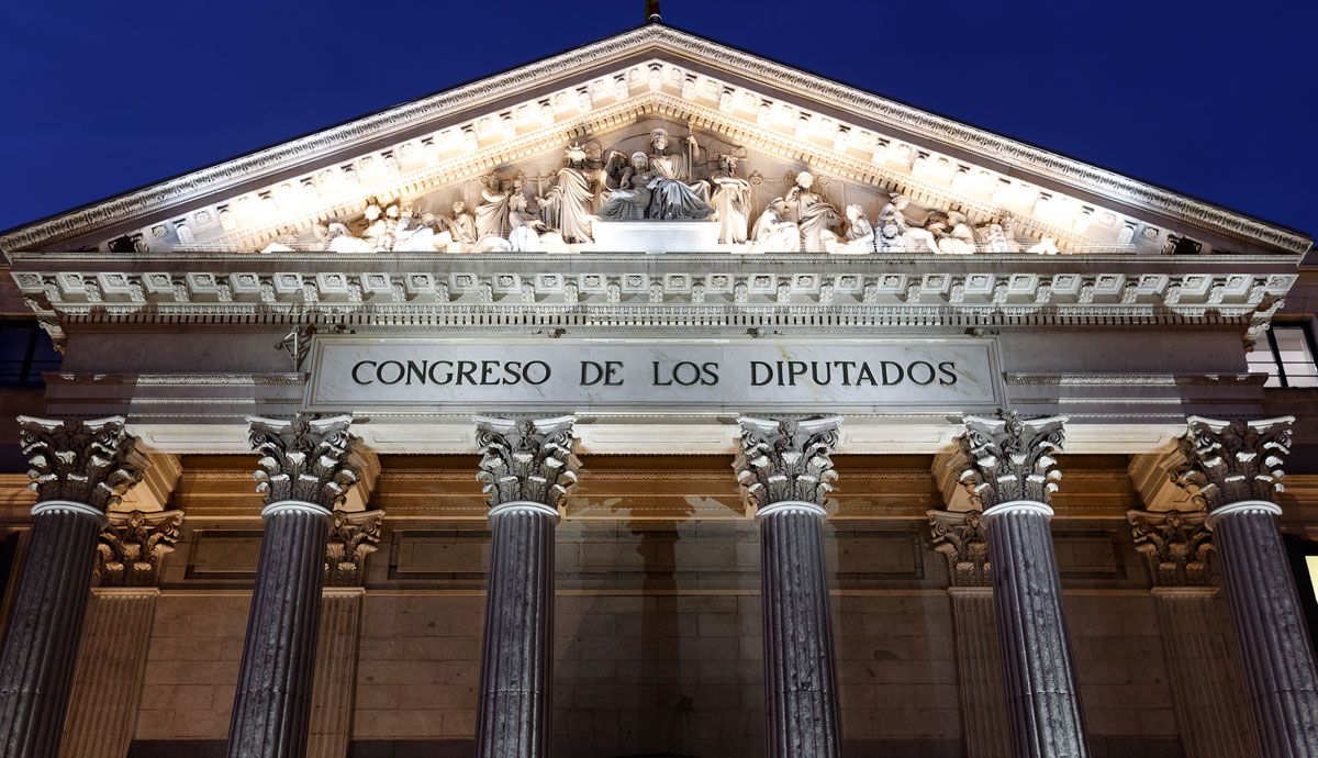 El Congreso ratifica la nueva Ley de Tráfico. Foto: iStock.