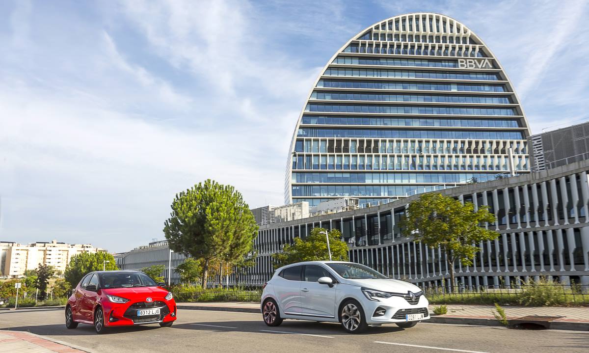 Clio vs Yaris  Tecnologías híbridas Renault   Toyota 7