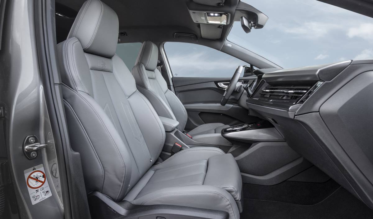 Audi Q4 50 e tron quattro interior (1)