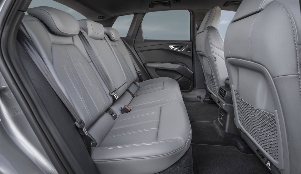 Audi Q4 50 e tron quattro interior (2)
