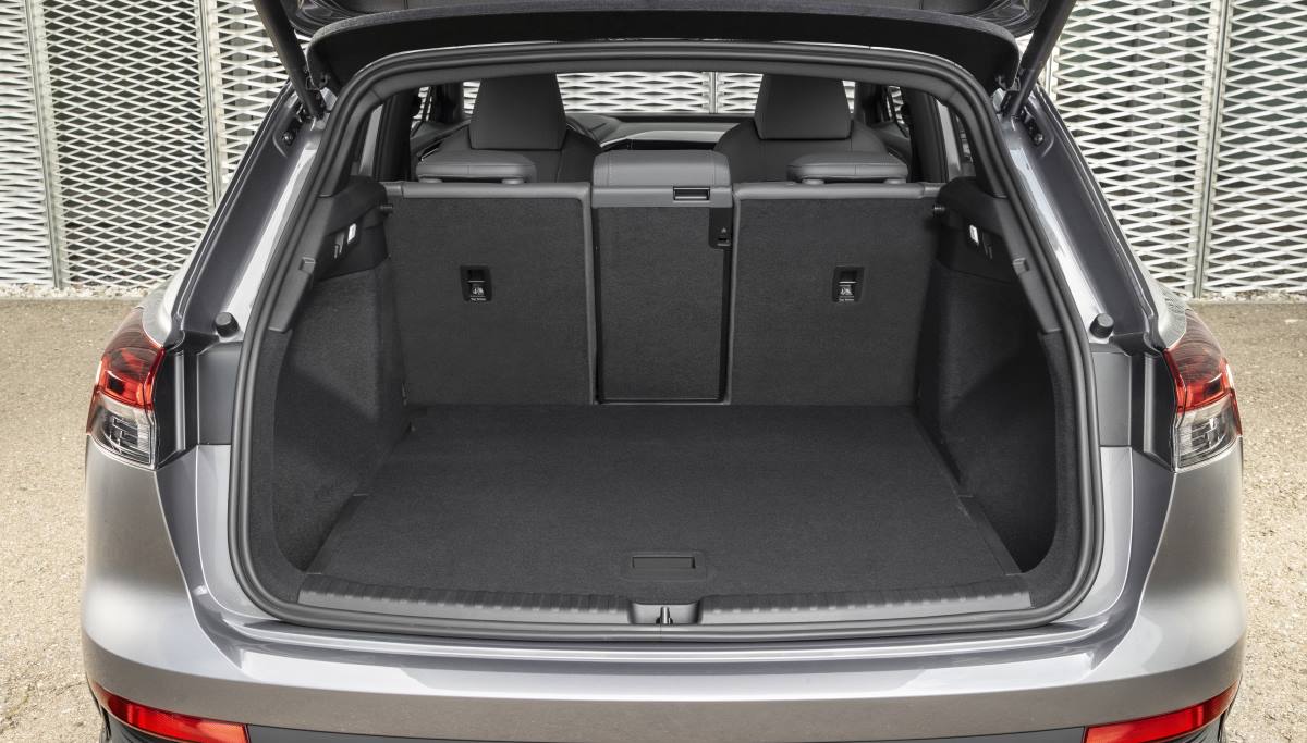 Audi Q4 50 e tron quattro interior (12)
