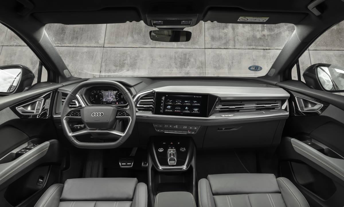 Audi Q4 50 e tron quattro interior (13)