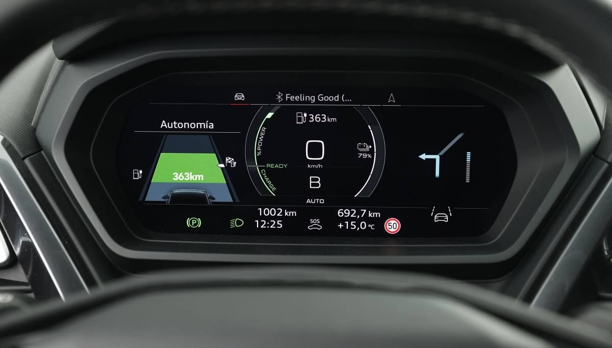 Audi Q4 50 e tron quattro interior (14)