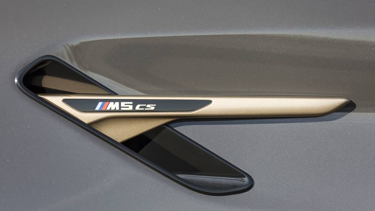 11 BMW M5 CS ok