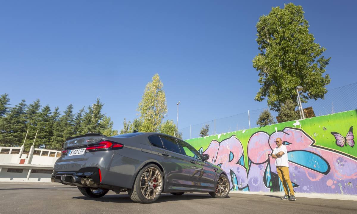 51 BMW M5 CS ok