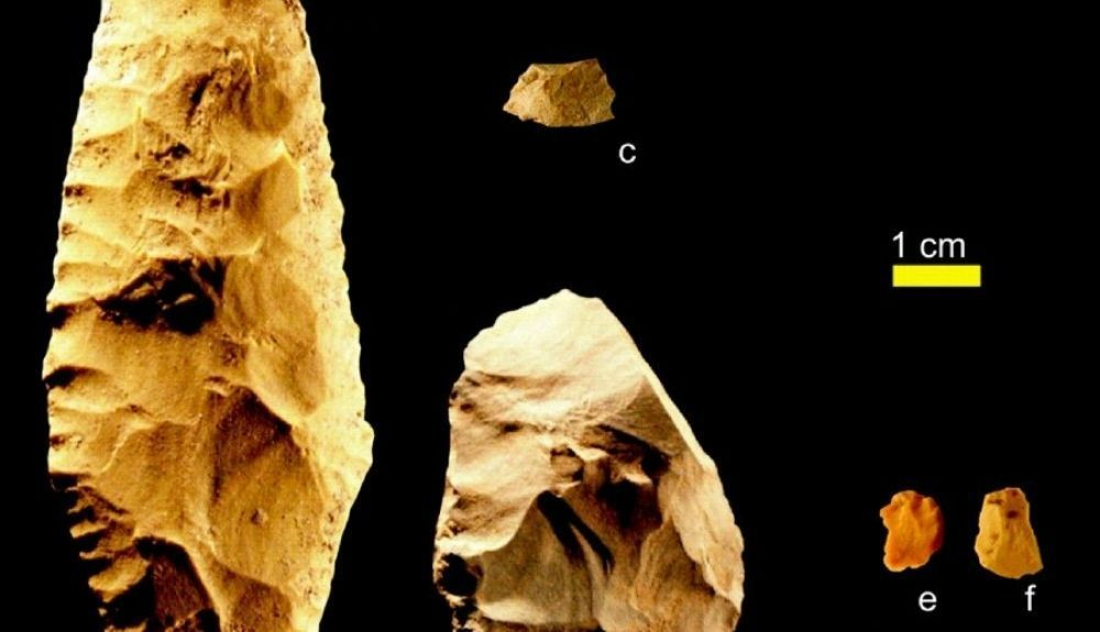 los arqueólogos encontraron herramientas de piedra que datan de hace aproximadamente 11.000 años los arqueólogos encontraron herramientas de piedra que datan de hace aproximadamente 11.000 años