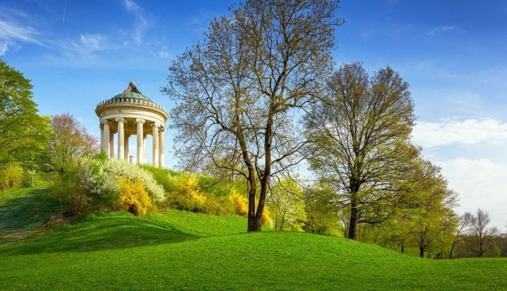 El Englischer Garten es uno de los jardines más hermosos de Alemania. El Englischer Garten es uno de los jardines más hermosos de Alemania.