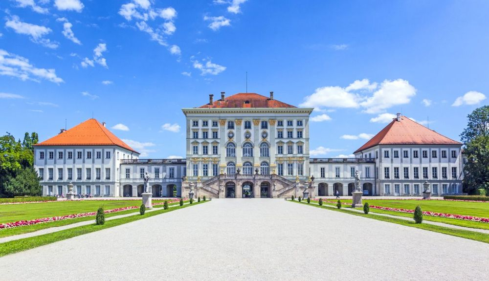 El palacio fue la principal residencia de verano de los gobernantes de Baviera. El palacio fue la principal residencia de verano de los gobernantes de Baviera.
