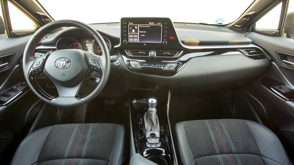 Toyota C HR 4