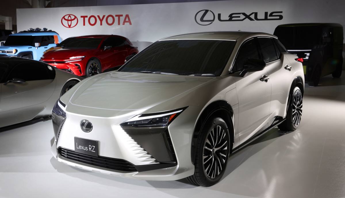 Lexus RZ 450e 2022