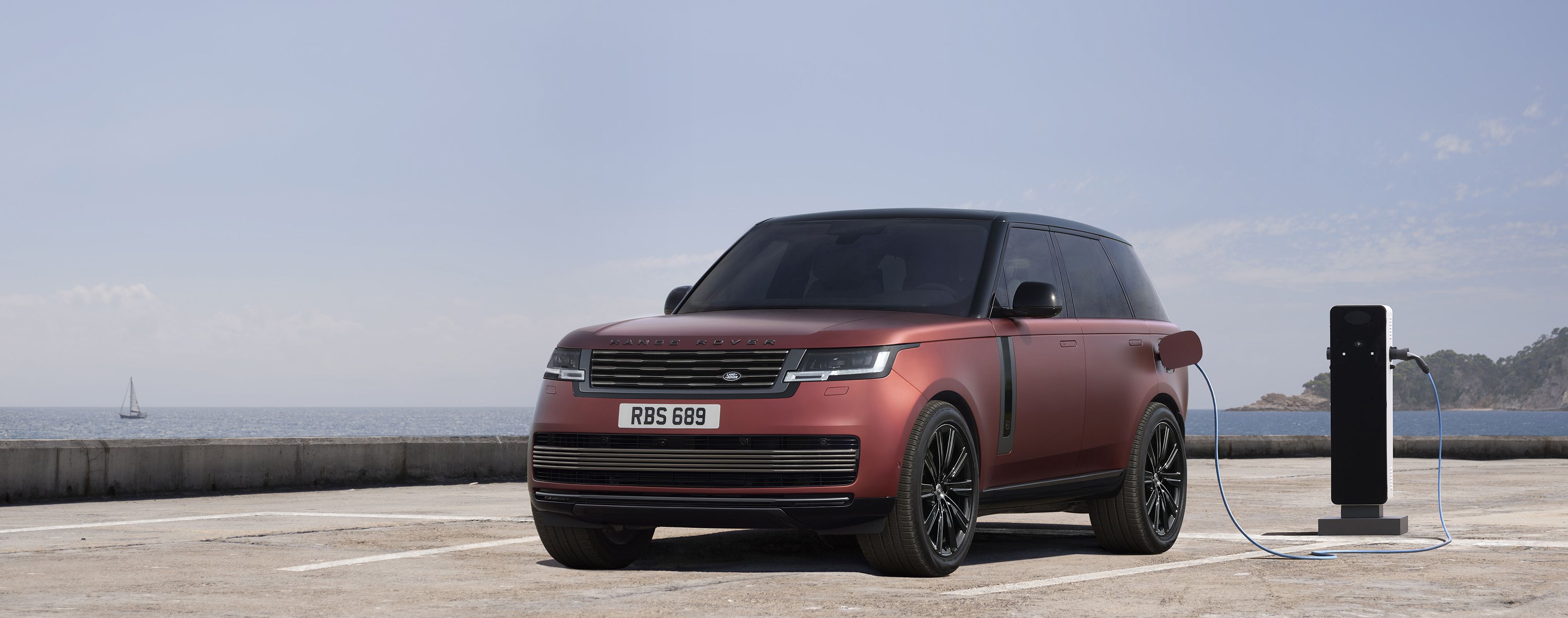 RR 22MY 24 PHEV SWB SV Intrepid 261021 014