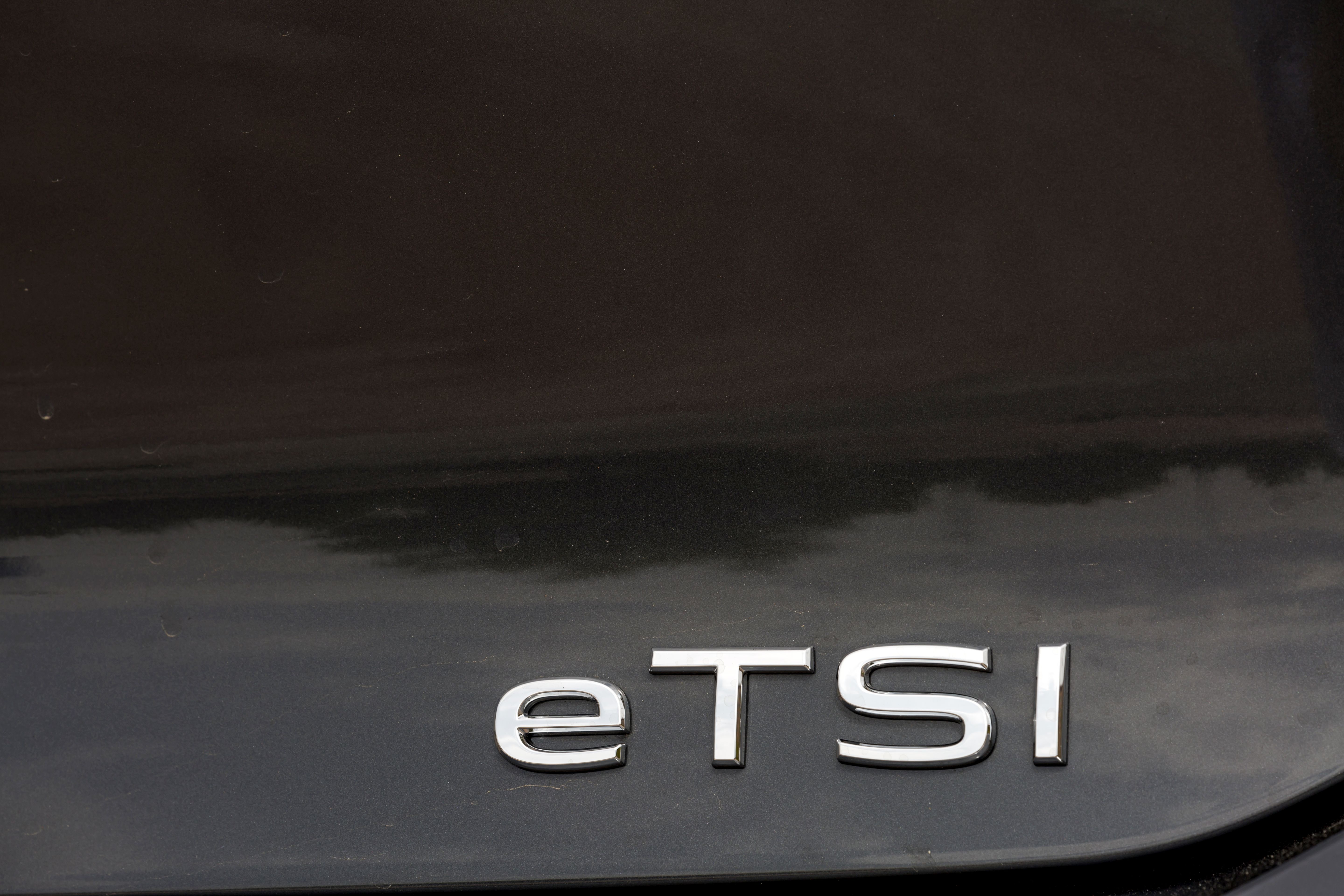 VW Golf 1.5 eTSI 1