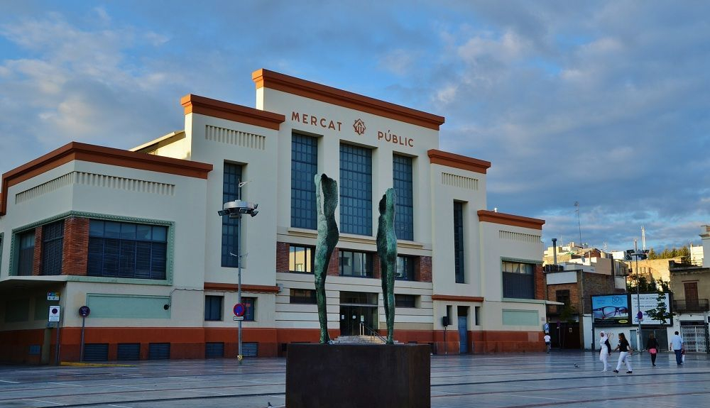 Mercado Público Vilanova y la Geltrú, un espacio magnífico para llenar la cesta de Navidad de productos frescos. Mercado Público Vilanova y la Geltrú, un espacio magnífico para llenar la cesta de Navidad de productos frescos.