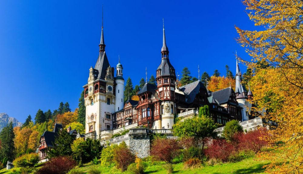 Castillo de Peles, en Sinaia. Castillo de Peles, en Sinaia.