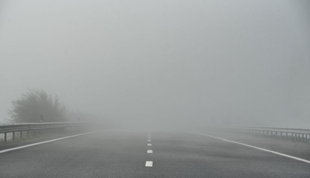 La carretera con más niebla de España y los mejores consejos para conducir, 6 provincias, en alerta
