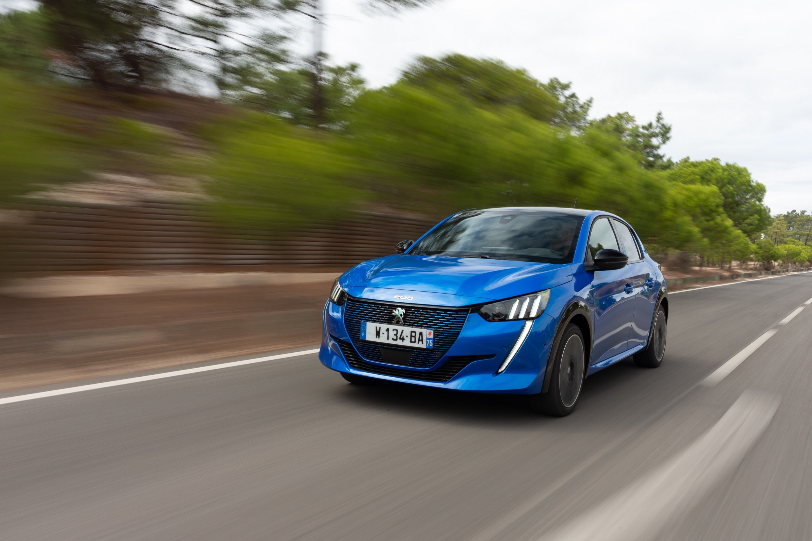 Peugeot e-208