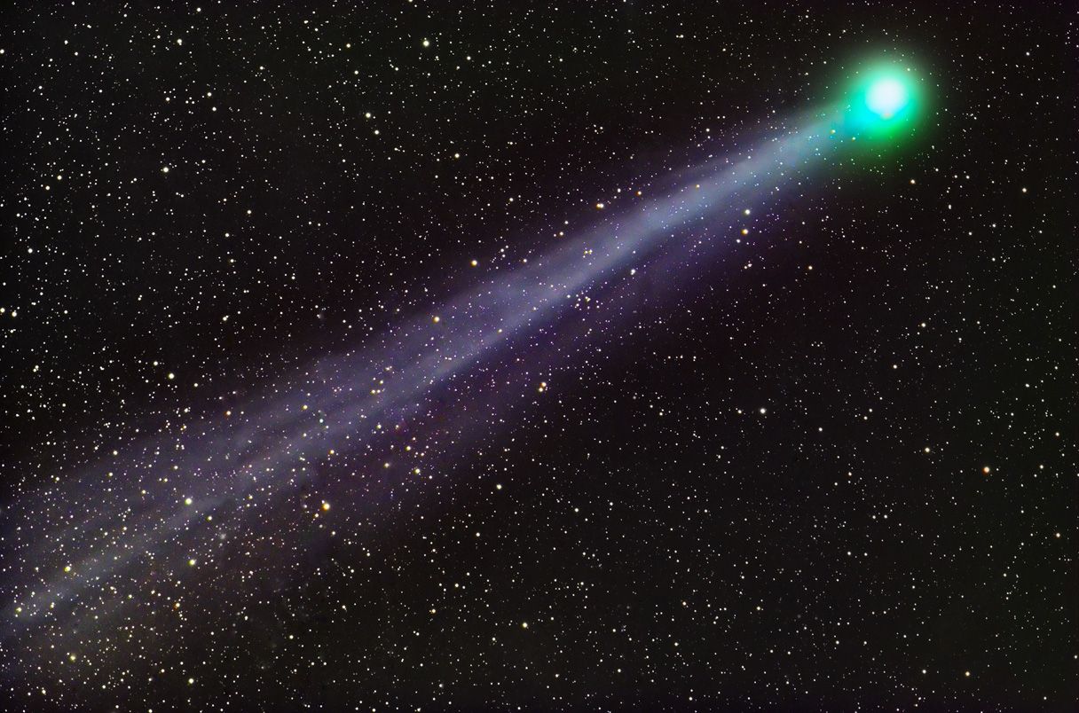 Algunos cometas como Lovejoy tienen un brillo de color verde.